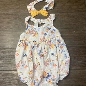 New Baby Girl Floral Flamingo
Bubble Romper by Shabby Chic
Size 12 M w/ Headband
